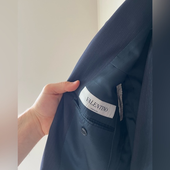 VALENTINO authentic men’s navy virgin wool suit - Picture 7 of 7